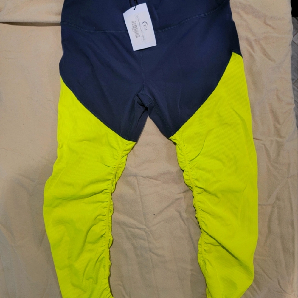 Zyia leggings